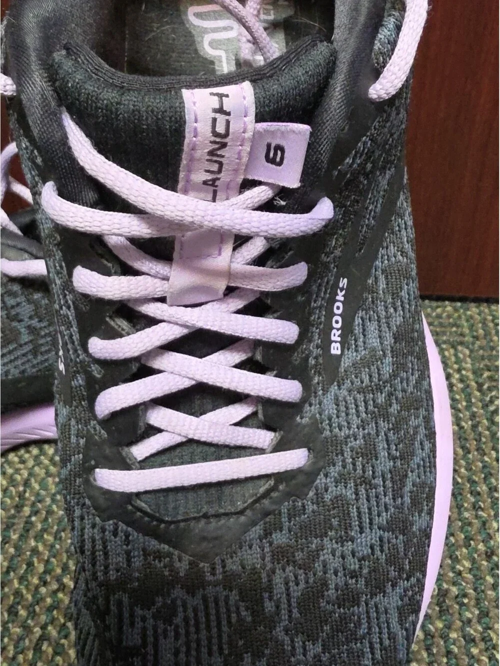 Brooks Launch 6 Women's Black Knit Pattern w/Purple Accent Running Shoes Sz 9.5